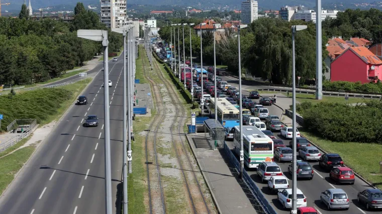 Na tjedan dana nema prometa istočnom stranom Držićeve