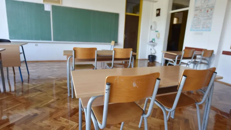 Tužna slika: Sve je više praznih klupa, ove godine 12 područnih škola stavilo je ključ u bravu