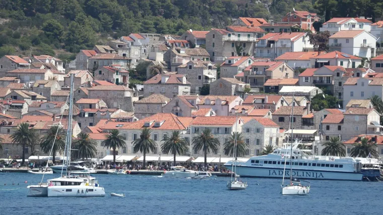 'Hrvati, hvala vam na pomoći': Lijepa priča turista koji je na Hvaru imao prometnu nesreću