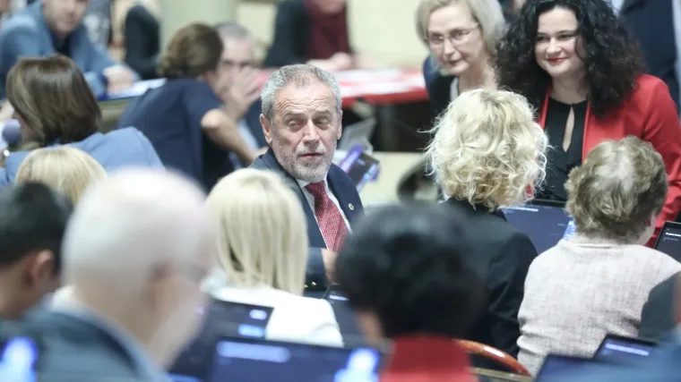 'To što biste vi voljeli da mene nema i da crknem, to je vaš problem'