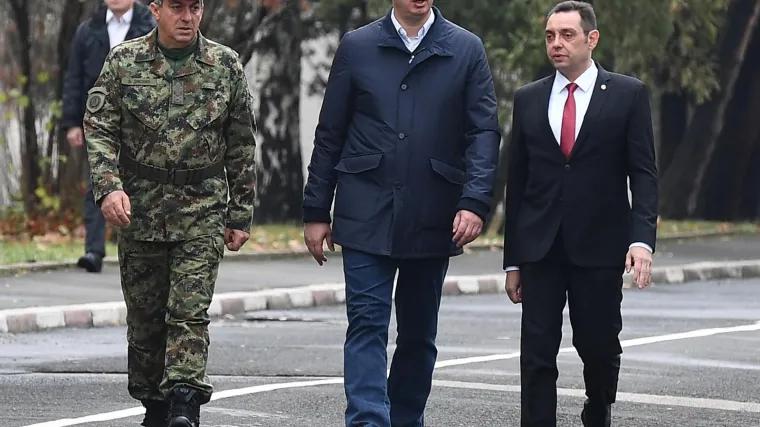 Objavljene snimke ruskog špijuna koji daje novac srpskom agentu, Vučić naredio istragu