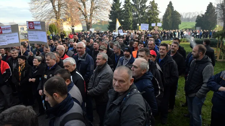 Učitelji i radnici 'Đure Đakovića' zajedno štrajkali, pridružio im se i Ivan Vilibor Sinčić