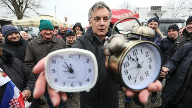 'Crkva je odvojena od države i maknut ću politiku iz nje. Mogu petljati još par dana...'