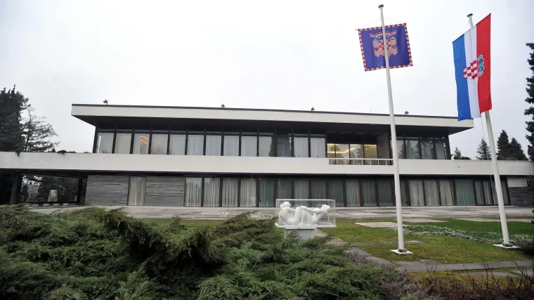 Predsjednički izbori: Od ponoći vlada izborna šutnja