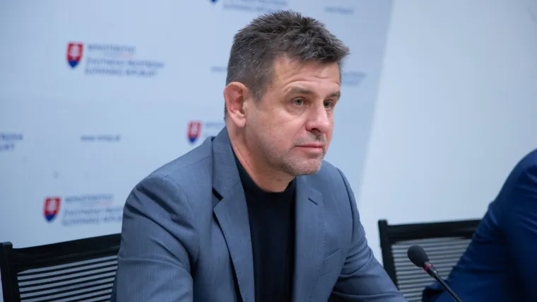 Uništio je namještaj i napao osoblje, jedan djelatnik tražio pomoć liječnika