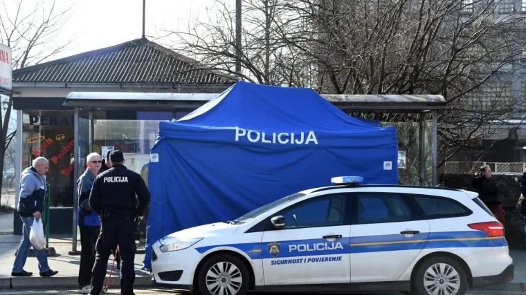 Jutros, u razmaku svega par sati, pronašli čak tri mrtva muškarca. Dvojica su bila na ulici, a jedan u tramvaju