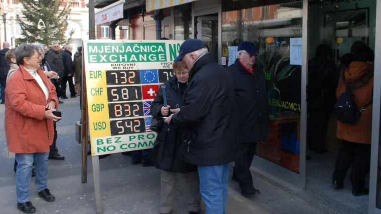 Vlasnik mjenjačnice u Šibeniku ljudima obećao promijeniti eure kroz par dana. Bilo je to prije 2 godine, a novca nigdje...