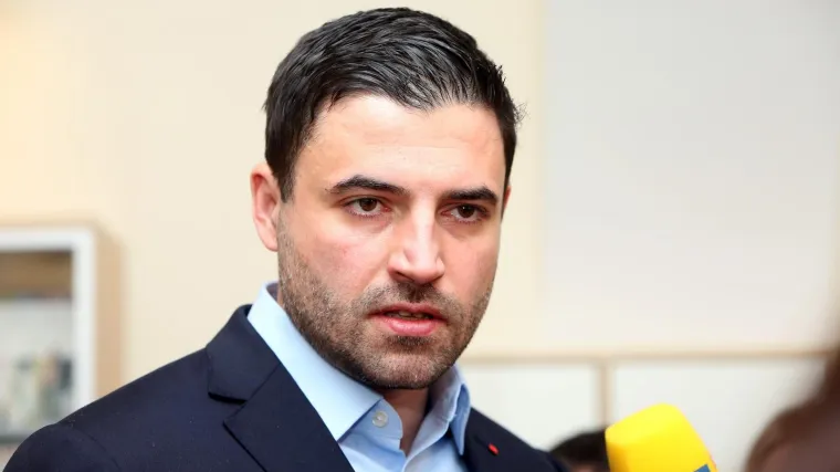 Bernardić ustvrdio: 'U zemlji vlada kriza ključnih institucija stoga odmah tražimo izbore'