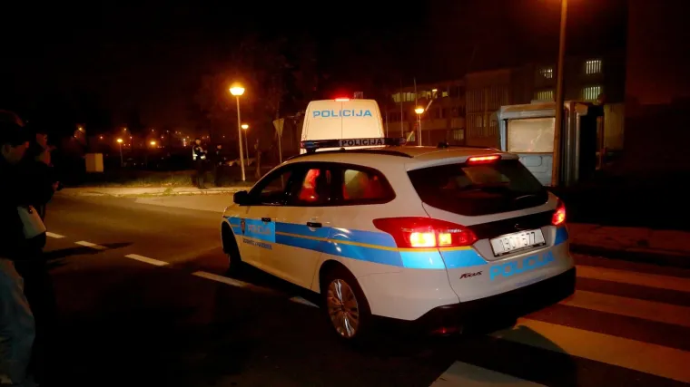 Mercedesom se zabio u Suzuki i teško ozlijedio vozača
