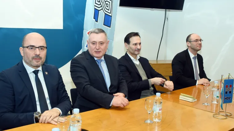 Miro Kovač i Opcija za promjene objavili koliko su potpisa prikupili, Galić se predomislio u zadnji čas
