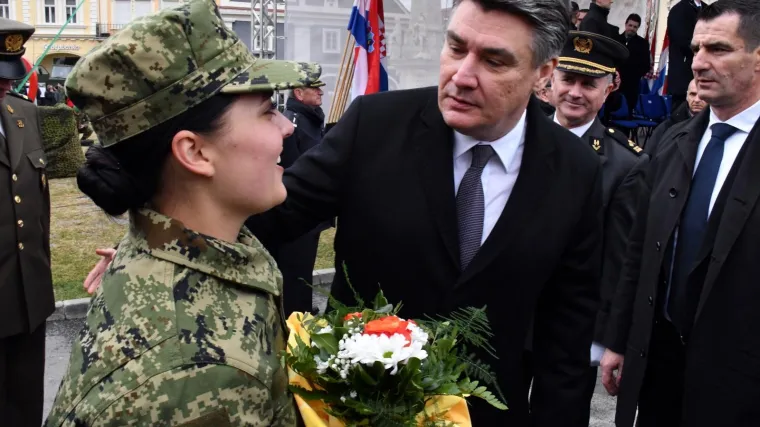 Prisegnuo 27. naraštaj ročnika, Milanović im poručio: 'Mjesto vam je u Hrvatskoj i za to ću se zalagati'