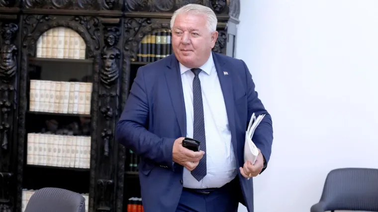 'Njemu ništa nije sveto'