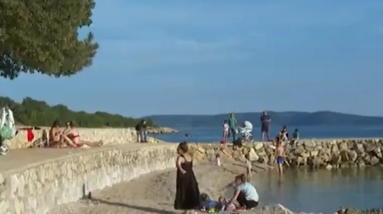 Prošle godine u ovo vrijeme na Krku je bilo 27.000 turista, a danas? 'Ima ih 309'