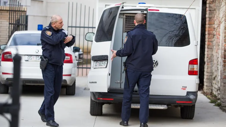 Uz ustaška i HOS-ova obilježlja pozivali na silovanje srpskih žena i djece