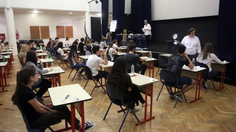 HZJZ objavio upute za maturante koji zbog prelaska granice moraju u samoizolaciju