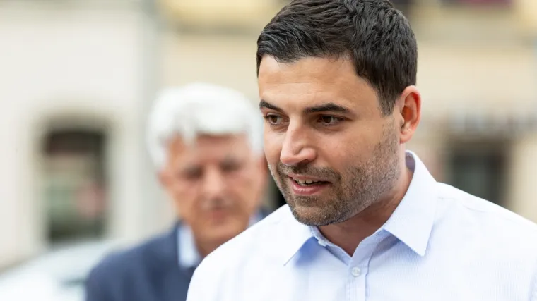 'Tko su oni da određuju da netko s temperaturom ne može glasovati?!'