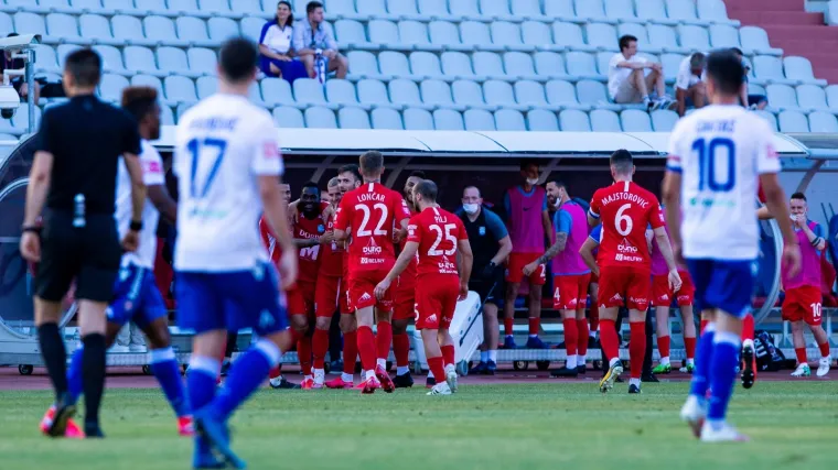 Totalni raspad sistema u Hajduku; 'Je*o vas Zebec, kako ćete napustiti stadion, kakvo je ovo suđenje?!'