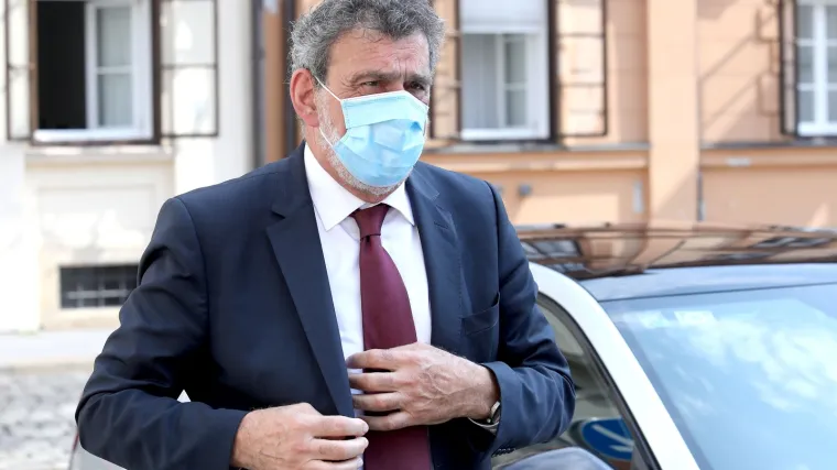 Fuchs otkrio kada će konačna odluka o nošenju maski u školama: 'Ne kasnimo s mjerama'