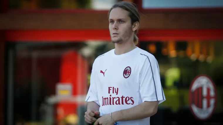 U prvoj utakmici za Milan trener ga izvadio za samo 20 minuta