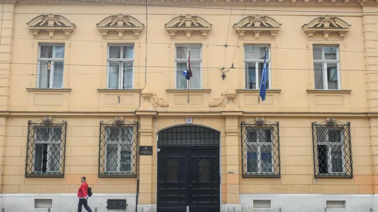 'Neke kritike pa čak i omalovažavanje i optužbe prelaze razinu prihvatljivosti'