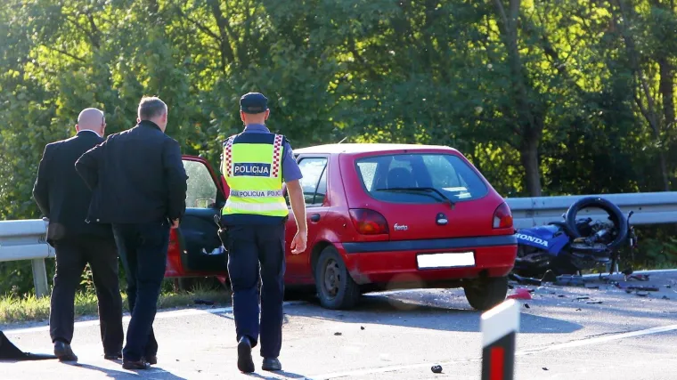 Vozačica je na uzbrdici prešla u suprotni trak, imala je alkohola u krvi