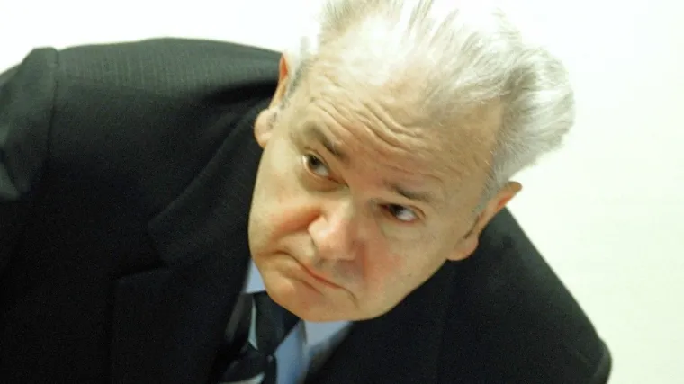 Pao je pod pritiskom ulice jer nije htio priznati poraz na izborima