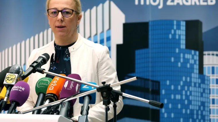 'Svatko mora krenuti od sebe. Moramo vrlo ozbiljno shvatiti situaciju'