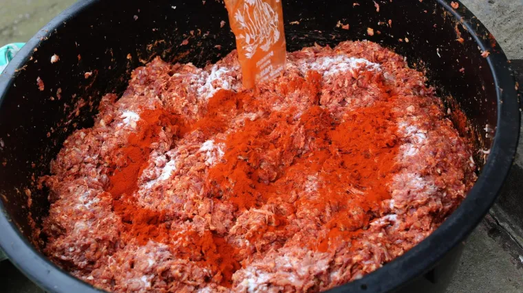 Tradicija kolinja još uvijek je veoma prisutna: 'Mora se paziti da nije ni preslano ni preljuto'
