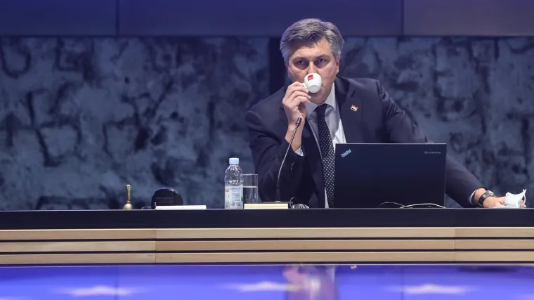 Umjesto smokvinog lista dobili su pokret otpora protiv lupetanja i dilova