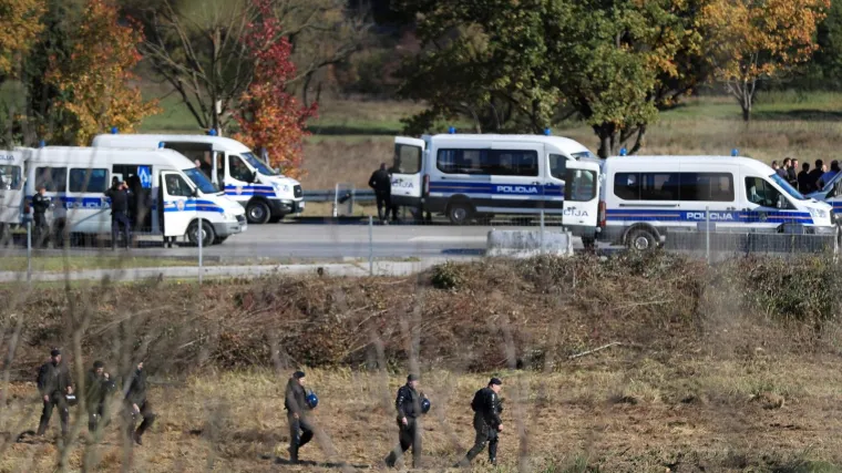 Ilegalne migrante transportirali u blizinu kopnene ili riječne granice s Hrvatskom
