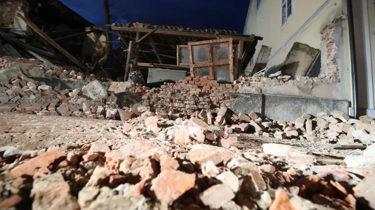 'Muž je pao niz stepenice s bebom u rukama, bježali smo s pelenama i 50 €, još plačemo'