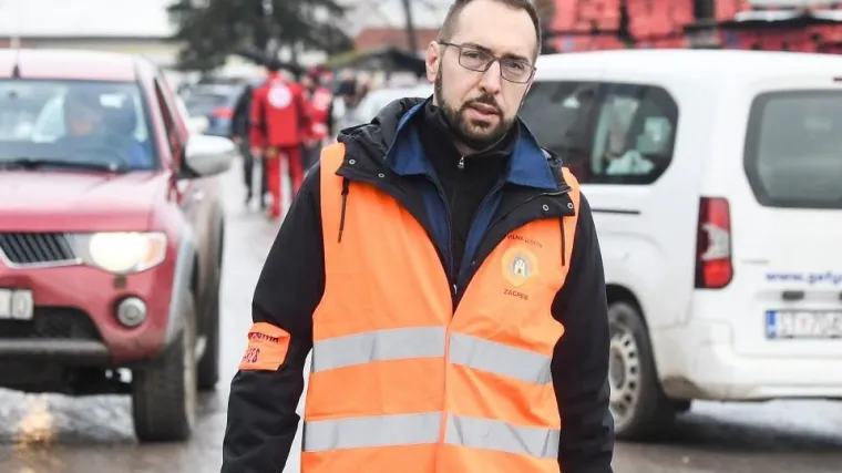 'Nedostaje vode, čini se da je odjeće i previše; Svatko pokušava pomoći koliko može'