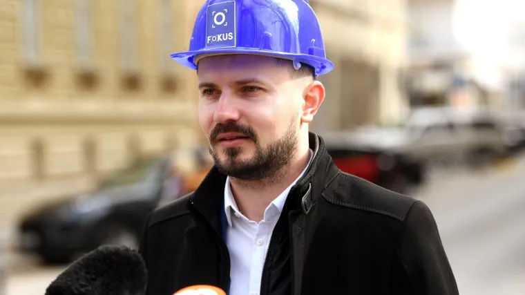 'Ni godinu dana od potresa još nema obnove'