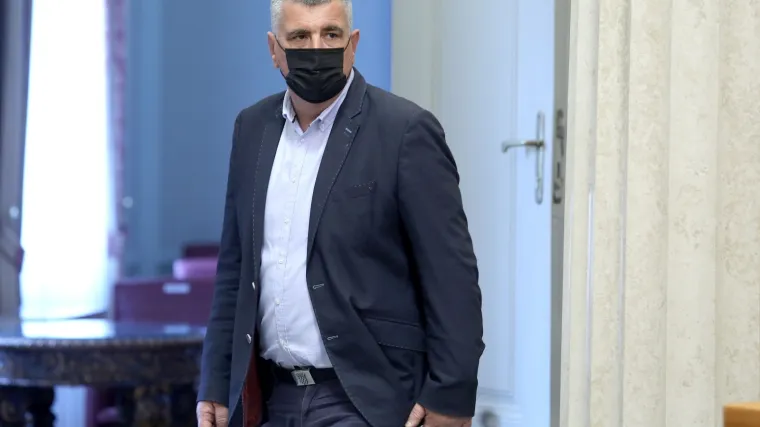 'Drago mi je što Milanović ponavlja ono što sam govorio; Pupovac je etnobiznismen'