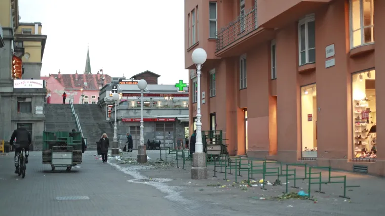 U Zagrebu letjeli dijelovi fasade i krhotine sa zgrade, pali na prolaznika
