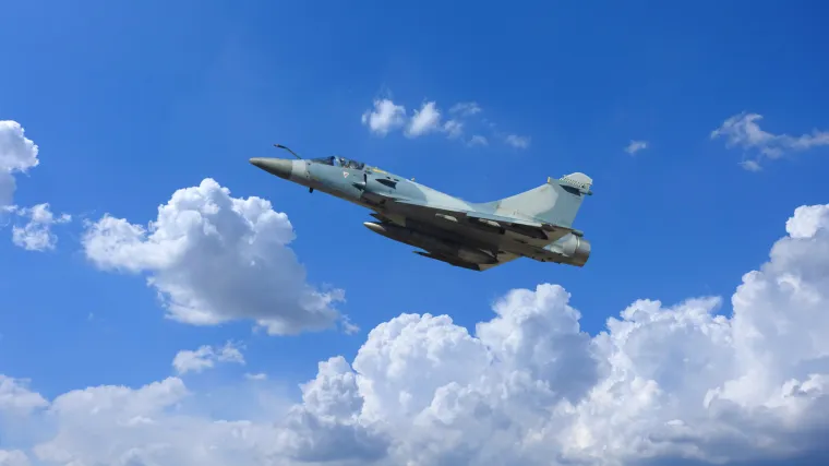 Skandal u zrakoplovstvu: Pilota zavezali za stup, oko njega pucali iz borbenog aviona i bacali bombe!?