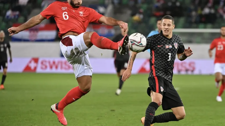 'Konkurencija na mojoj poziciji je jaka. Sva trojica smo kvalitetni igrači. Engleska? Imamo svoj plan'