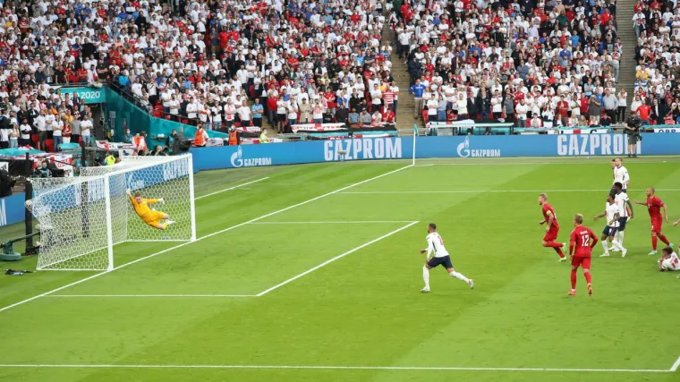 Svi pljuju po Englezima, a jeste li znali da je gol Danske također trebao biti poništen? Pogledajte što se dogodilo