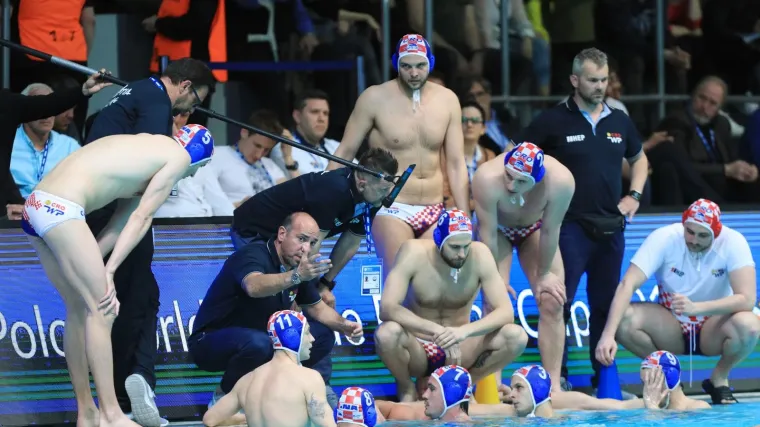 Na borilišta izlazi veliki broj Hrvata. Počinje vaterpolo, a evo koga ćete i u koje vrijeme još moći pratiti