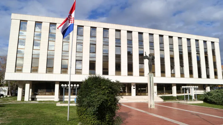 Makljaža u Kaštelima: Ubojici 30 godina zatvora, no iza rešetaka još neće. U bijegu je