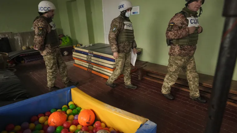 Je li počeo rat? Granatirani škole i vrtić u odcijepljenim ukrajinskima regijama, ne zna se tko je odgovoran za napad