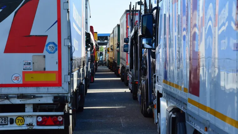 Još jedan udarac na Ukrajince. Humanitarna pomoć iz Velike Britanije zaglavila u luci Dover zbog Brexita