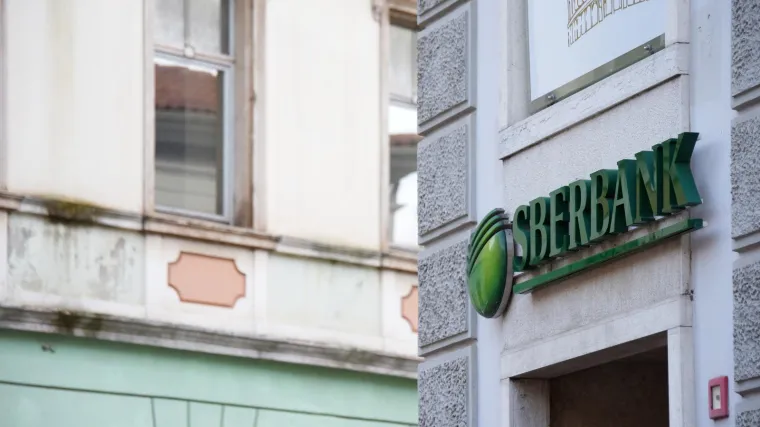 Novi paket sankcija udara i na najveću rusku banku, ali ona uvjerava svoje klijente da je sve u redu