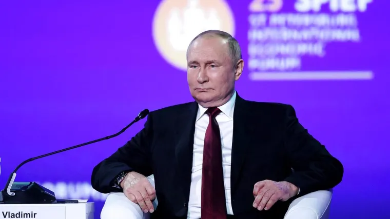 Sprdali su ga, Putin im odgovorio : 'Da su se čelnici G7 skinuli na summitu bio bi to odvratan prizor'