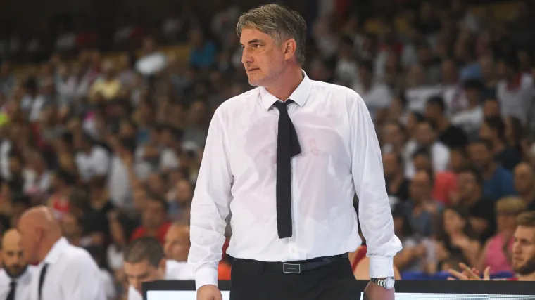 Izbornik Mulaomerović: 'Rekli smo da lopta ide Bogdanoviću ili Hezonji, ne znam kako je završila kod Gnjidića'