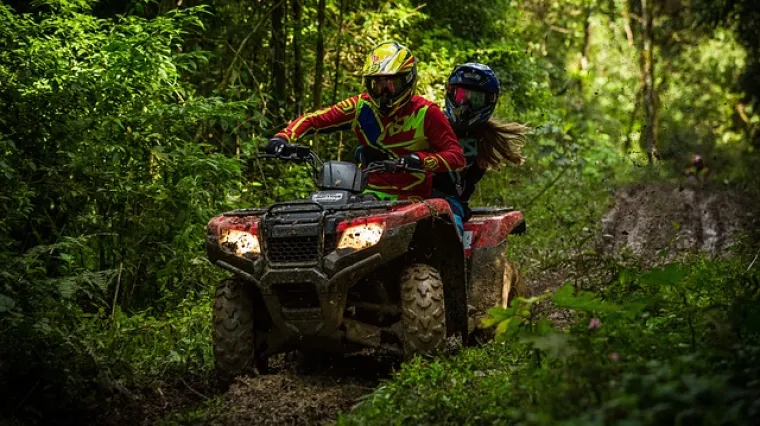 Kako se vozi quad? Koja su osnovna pravila za vožnju quada?