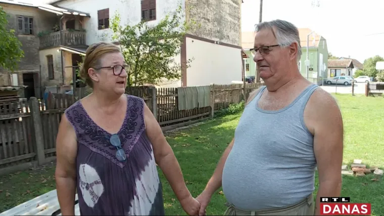 Imaju žutu naljepnicu već 2. godine, a još uvijek im nitko nije došao pregledati kuću: 'Završit ćemo na cesti'