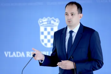 Osuđenog pedofila za kaznu poslali da radi s djecom! Malenica poručio: 'To je neshvatljivo i neprihvatljivo!'