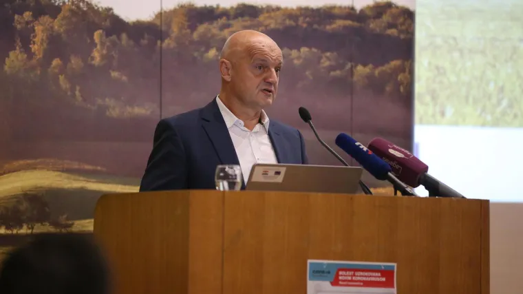 Pronađen muškarac koji je nokautirao HDZ-ovog Vujića u Virovitici. 'Mirna i nekonfliktna osoba'