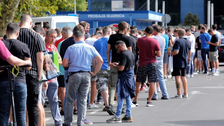 Što sve navijač neće napraviti kako bi kupio ulaznicu za gostovanje: 'Toliko si ambiciozan da ćeš stati u red? Ma, nema šanse'